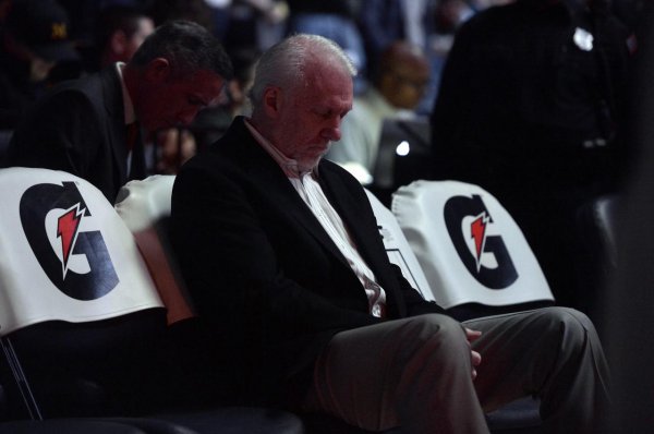 宏益配资 “敬蒂姆-邓肯”：一句祝酒词照见波波维奇传奇生涯的成功哲学