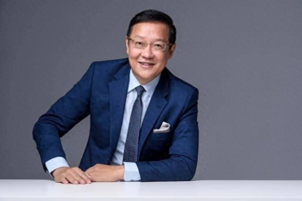 港盛国际 刘世芳称风灾后复原快，介文汲讽：上面盖一层塑料布也叫复原？